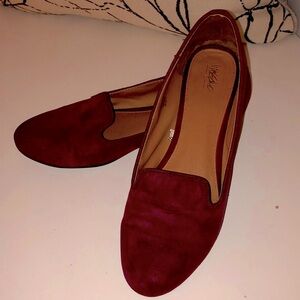 Mossimo burgundy faux suede loafer style flats